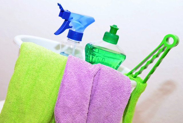 Ścierki – Wszechstronne narzędzie czyszczące dla domu i biura